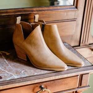 Yellow box Capriana Cut-out Boot